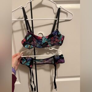 Mapale Black Dream 2-piece set (Bralette and garter belt)